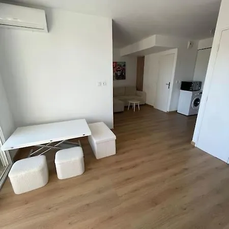 Appartement Avec Piscine Saint-Laurent-du-Var Extérieur photo